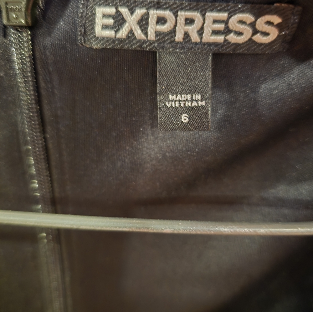 Express romper - Picture 2 of 4